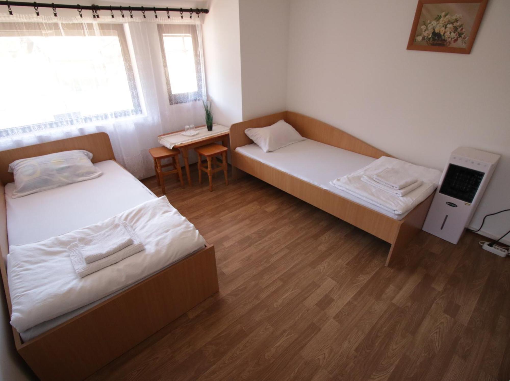 Rooms Jankovic Donji Milanovac Exteriör bild
