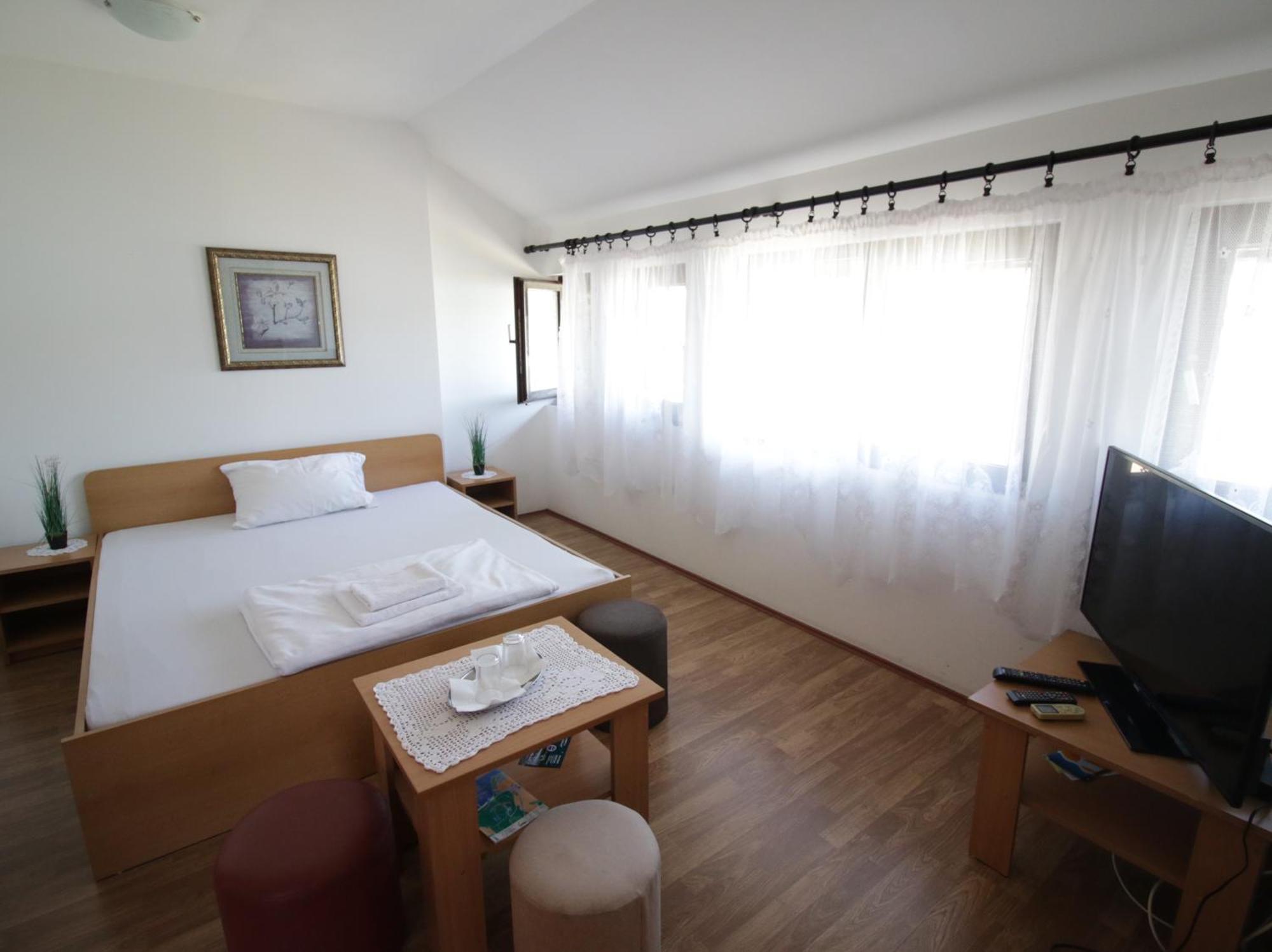 Rooms Jankovic Donji Milanovac Exteriör bild