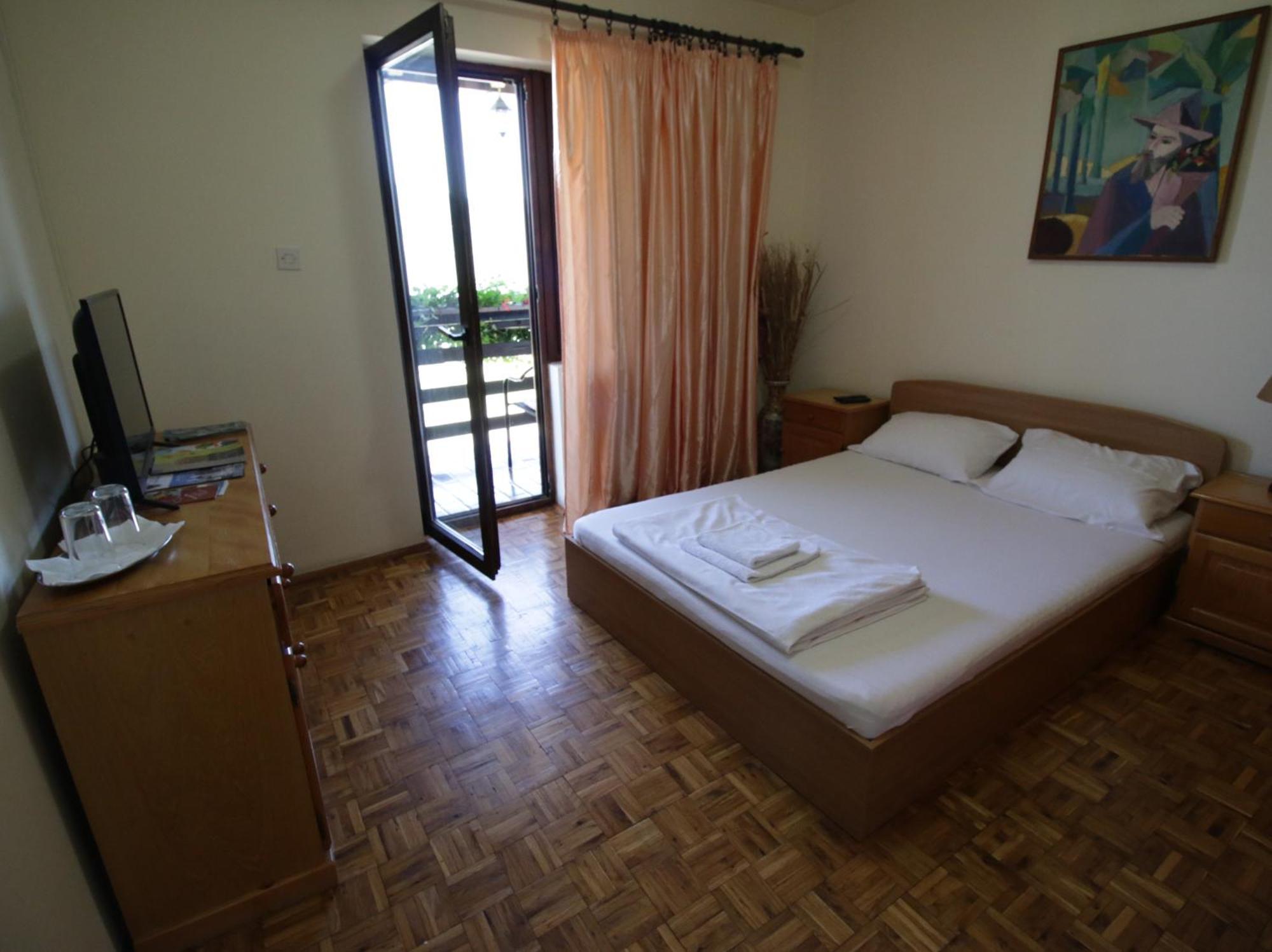 Rooms Jankovic Donji Milanovac Exteriör bild